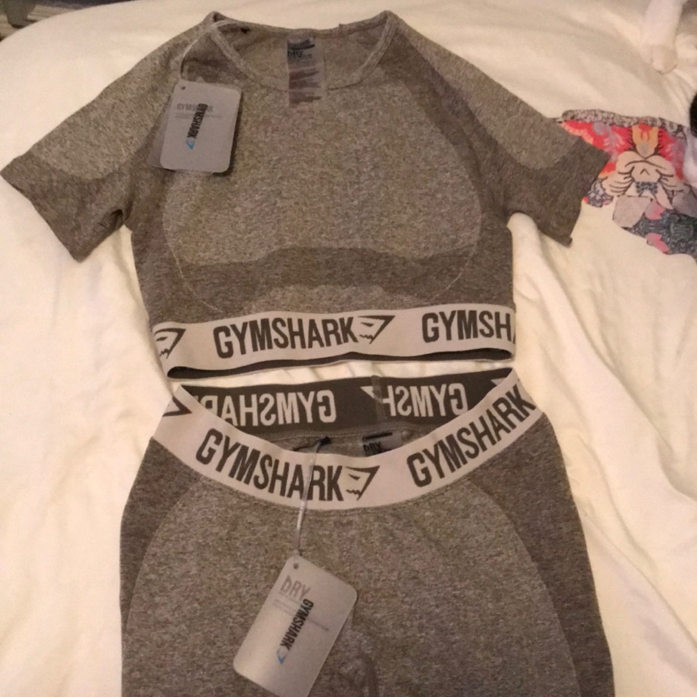 BRAND NEW NEVER WORN GYMSHARK FLEX SET
